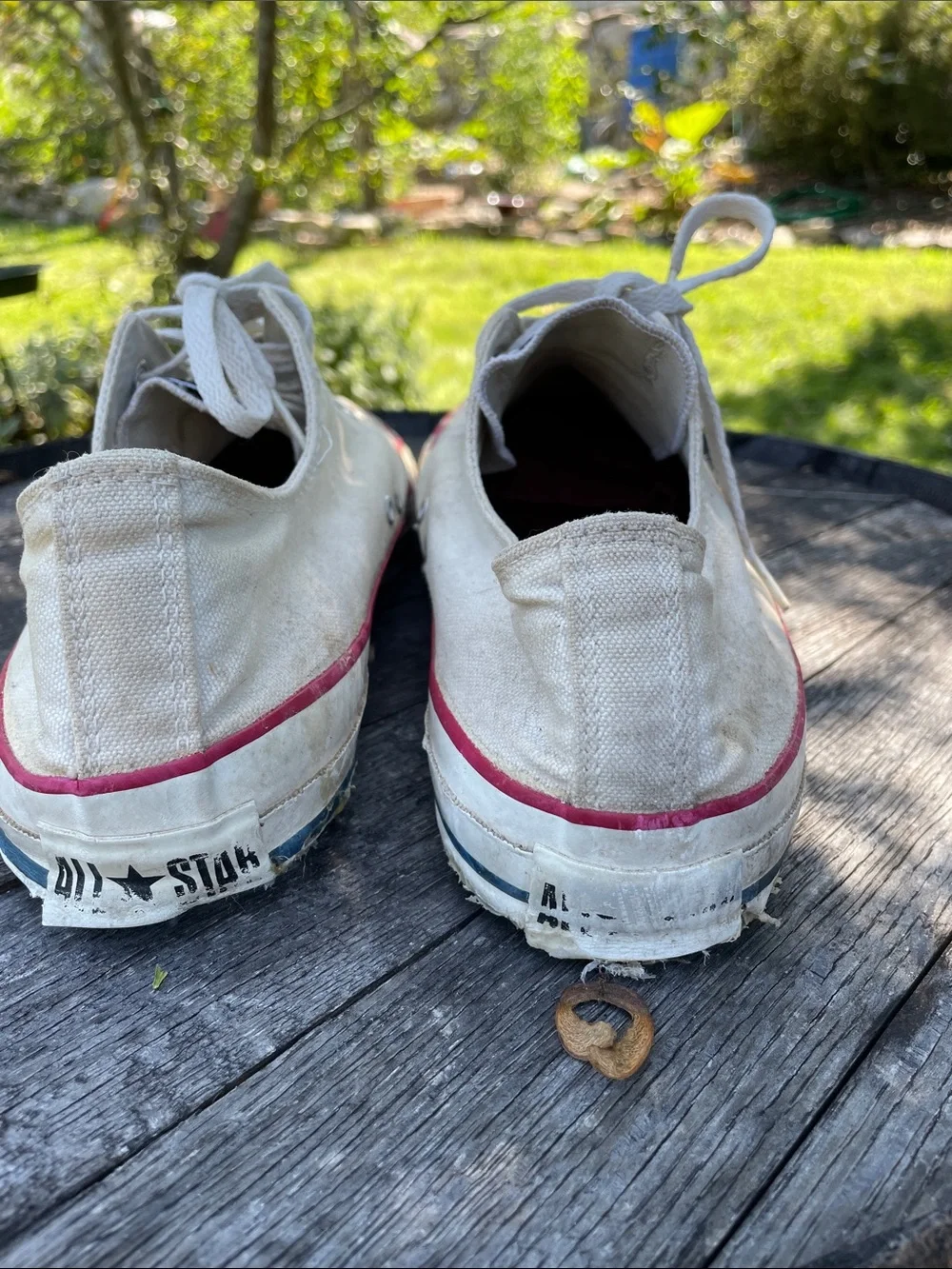 VNT All Star Converse off-white canvas sneakers size : 11 men’s